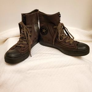 Converse Chuck Taylor Combat Boot in Pineneedle. Unisex 6/8